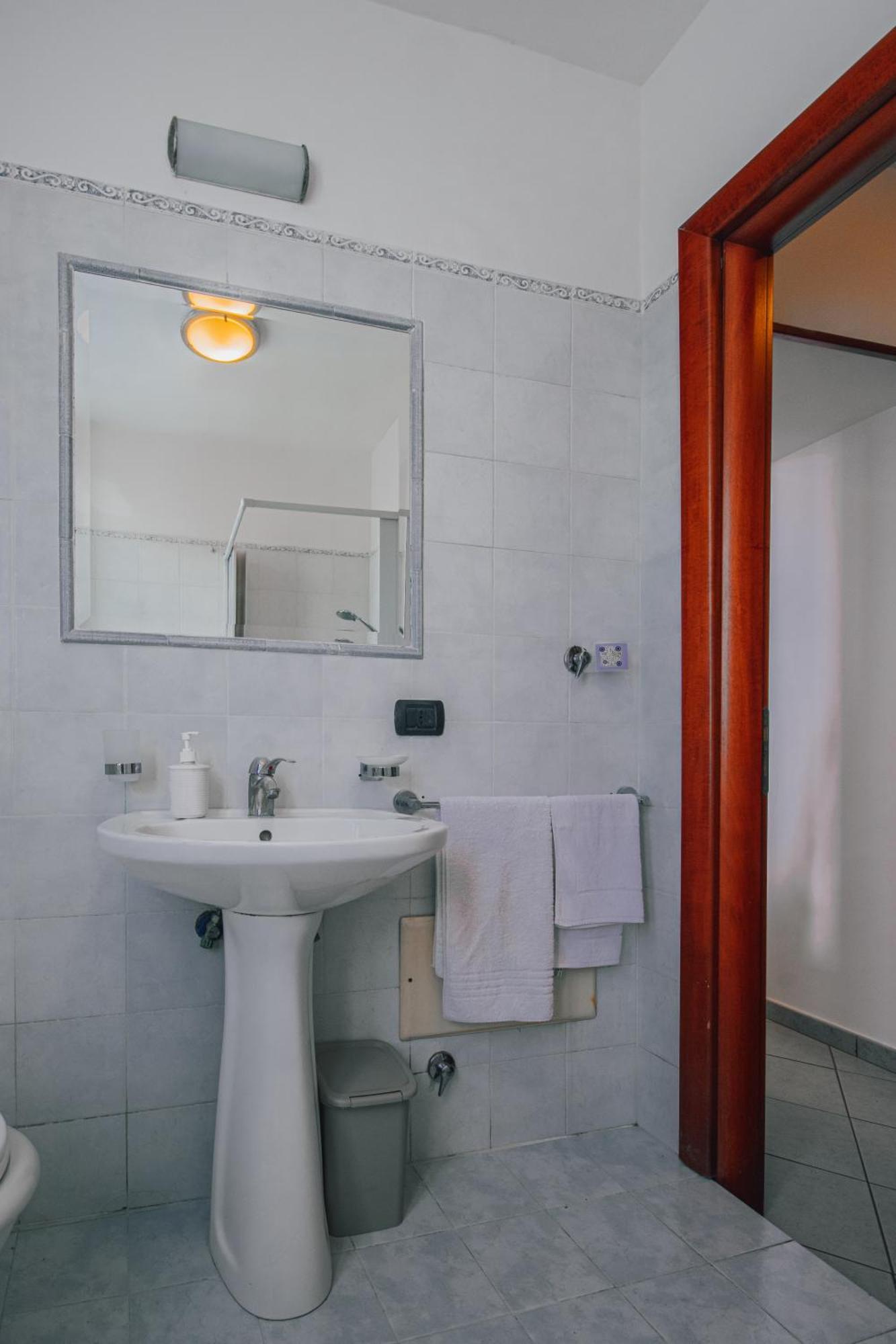 Panoramic - Demi House Apartment Наполи Екстериор снимка